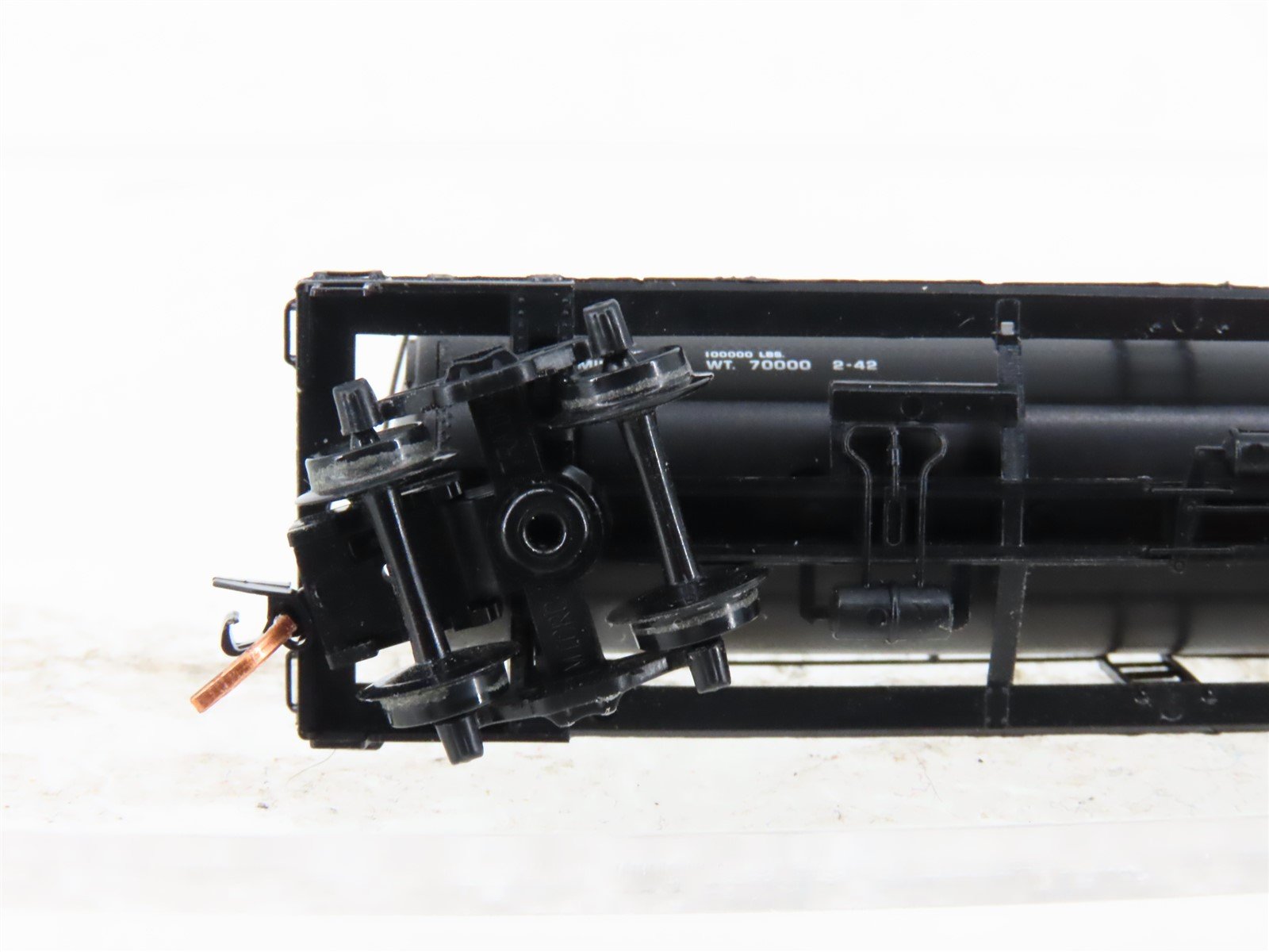N Scale Micro-Trains MTL 06500600 GATX Leasing 39' Single Dome Tankcar #8556