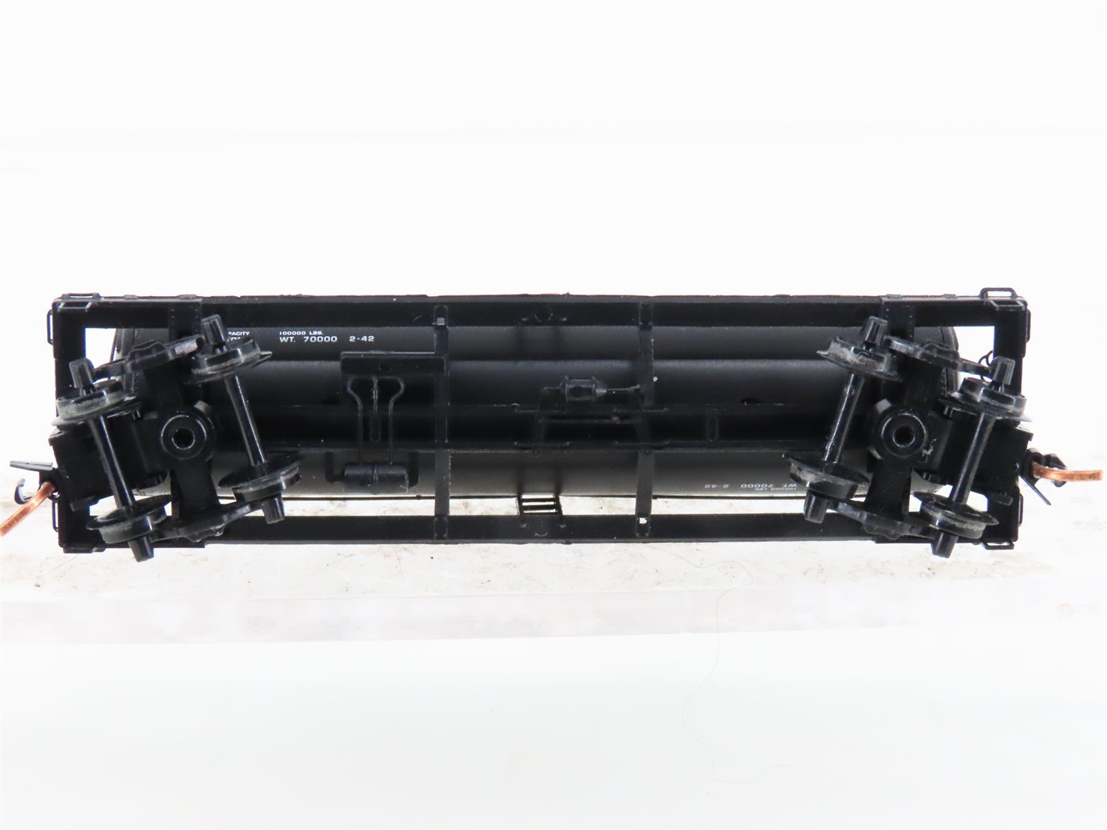 N Scale Micro-Trains MTL 06500600 GATX Leasing 39' Single Dome Tankcar #8556