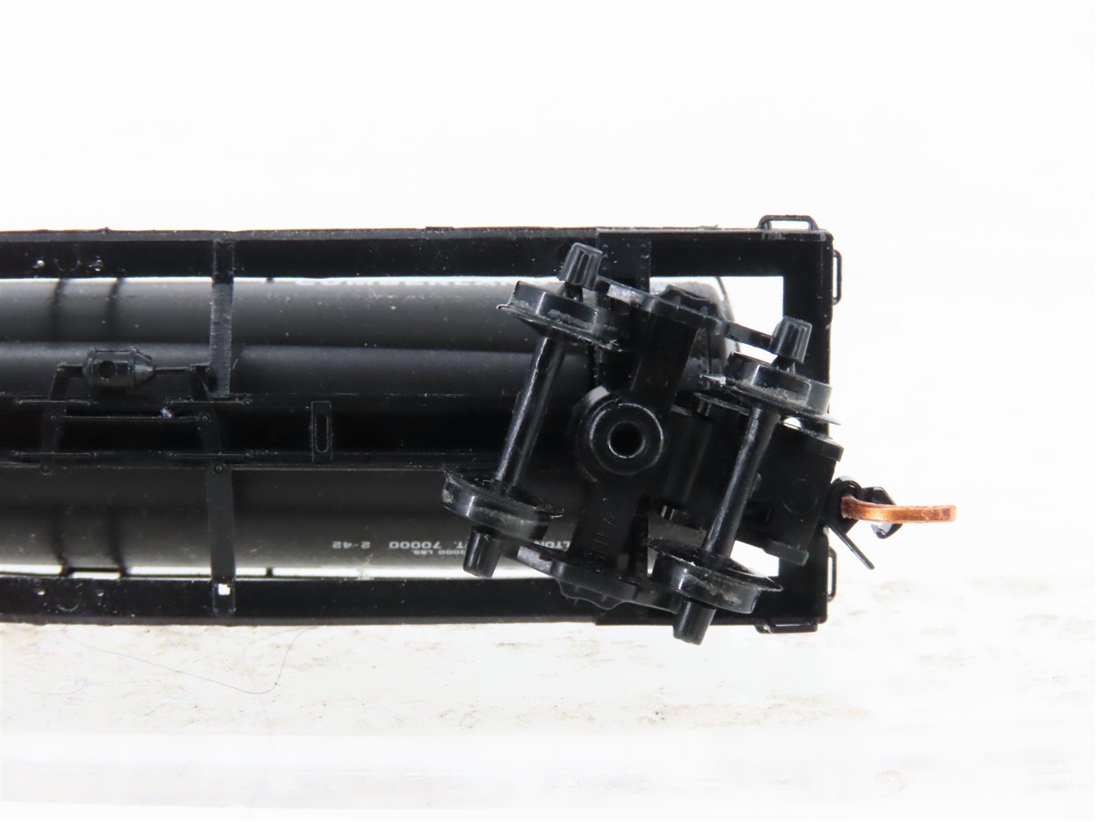N Scale Micro-Trains MTL 06500600 GATX Leasing 39' Single Dome Tankcar #8556