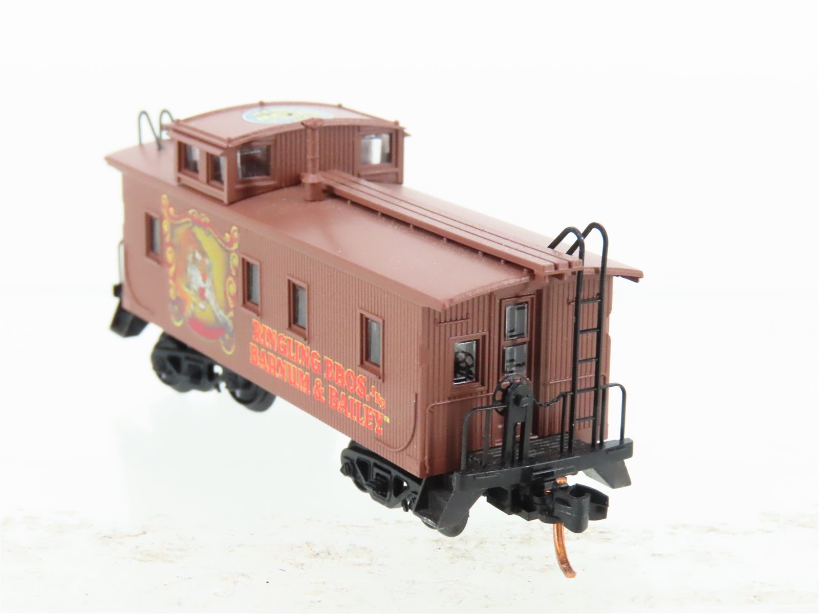 N Scale Micro-Trains MTL 05100190 Ringling Bros 34' Wood Cupola Caboose