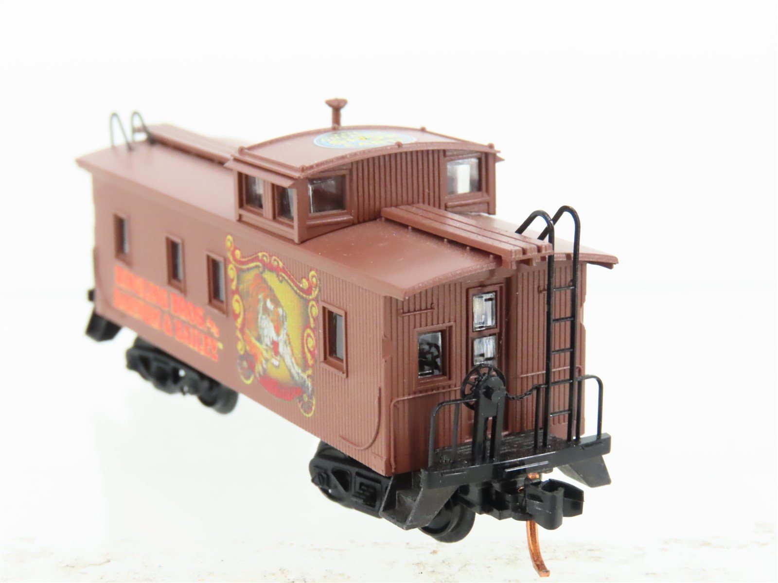 N Scale Micro-Trains MTL 05100190 Ringling Bros 34' Wood Cupola Caboose