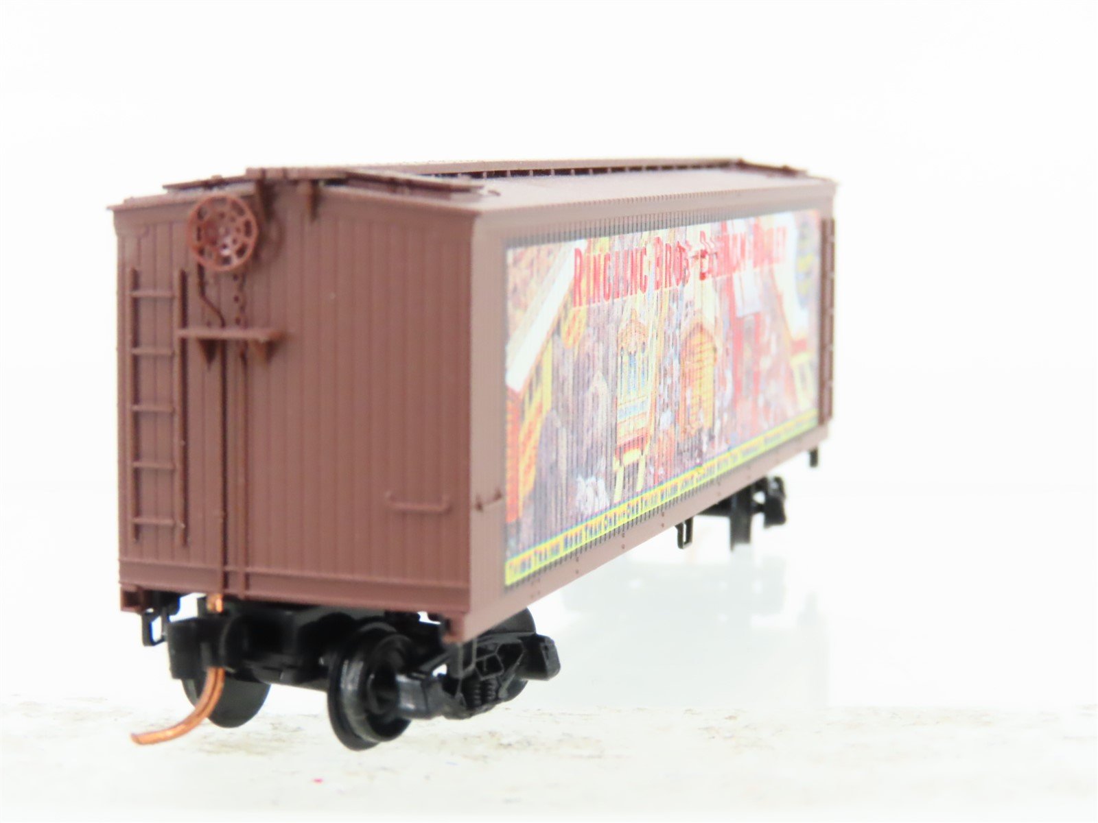 N Scale Micro-Trains MTL 04700409 Ringling Bros 40' Wood Reefer Billboard #9