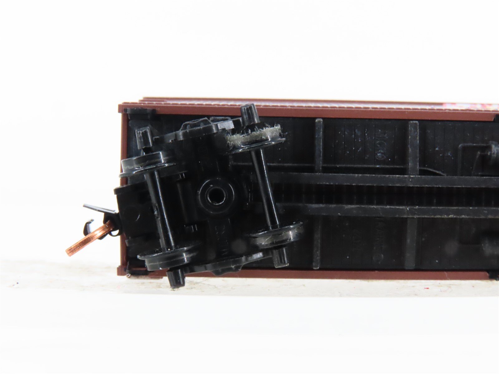 N Scale Micro-Trains MTL 04700409 Ringling Bros 40' Wood Reefer Billboard #9