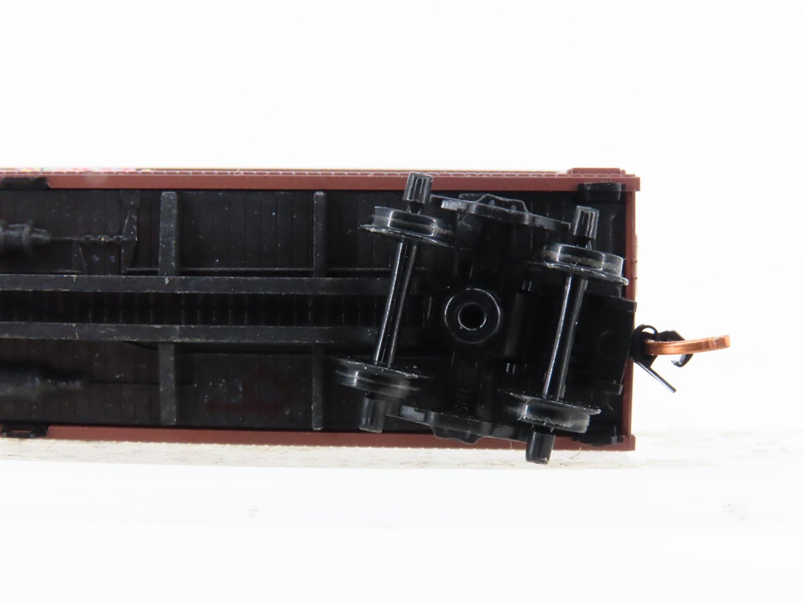 N Scale Micro-Trains MTL 04700409 Ringling Bros 40' Wood Reefer Billboard #9
