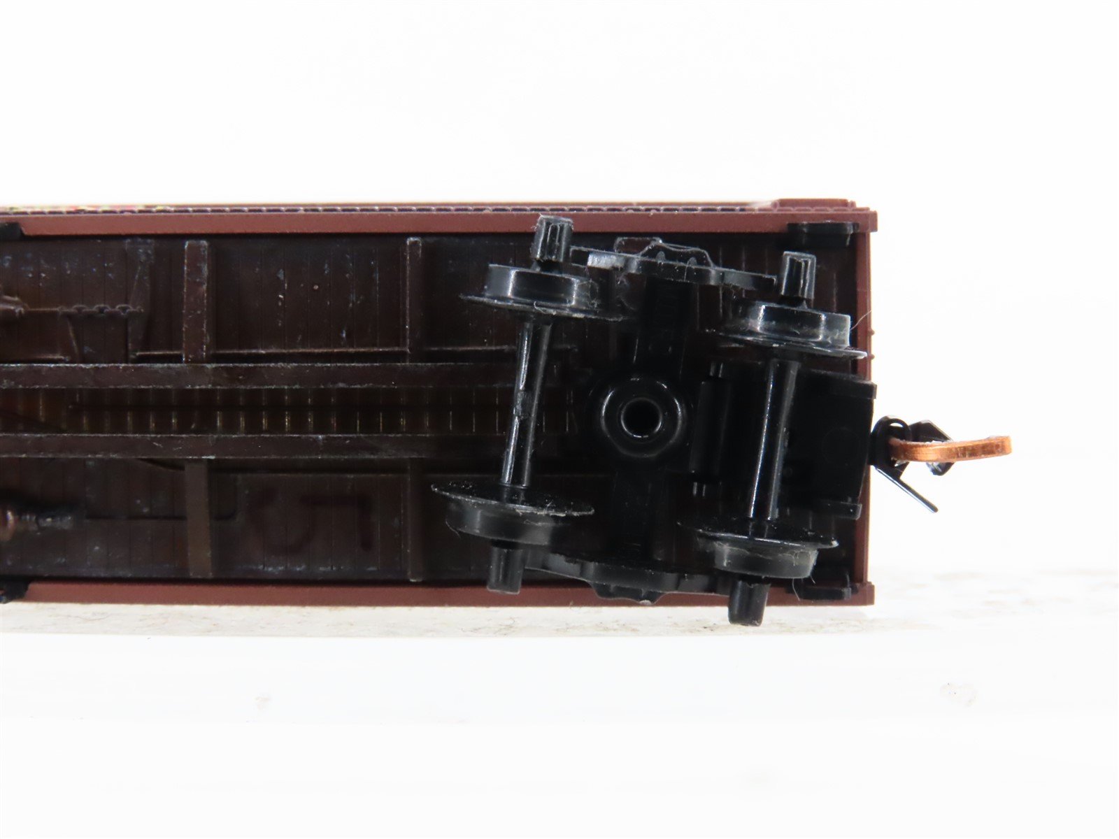 N Scale Micro-Trains MTL 04700405 Ringling Bros 40' Wood Reefer Billboard #5