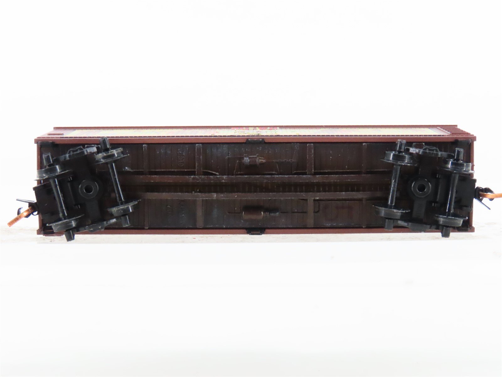 N Scale Micro-Trains MTL 04700405 Ringling Bros 40' Wood Reefer Billboard #5