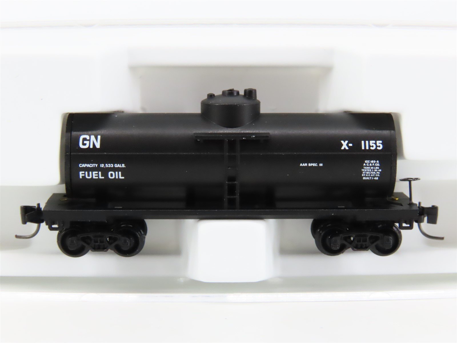 Z Micro-Trains MTL 14417-2 GN Great Northern 39' Single Dome Tankcar #X1155