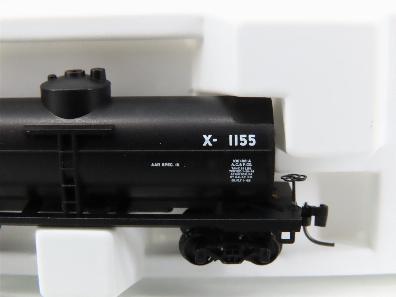 Z Micro-Trains MTL 14417-2 GN Great Northern 39' Single Dome Tankcar #X1155