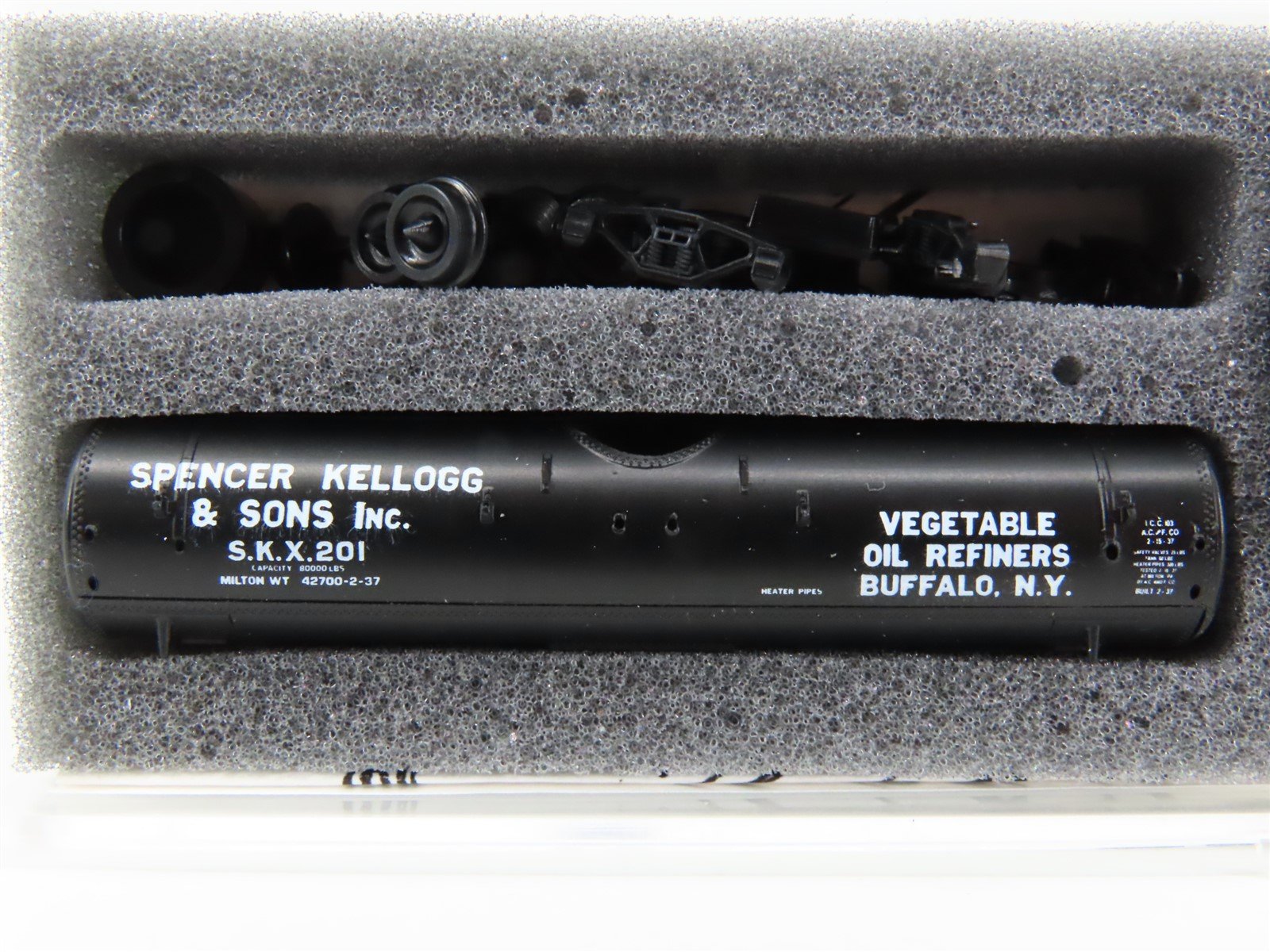 N Scale Intermountain 61303-15 SKX Spencer Single Dome Tankcar #201 Kit