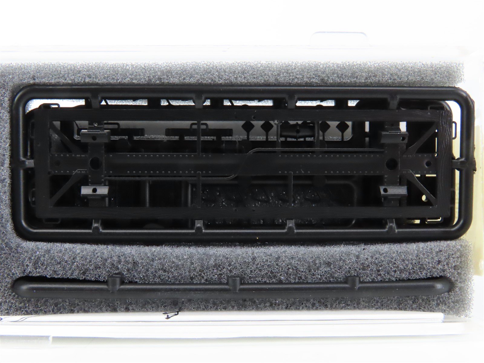 N Scale Intermountain 61317-06 SHPX Woburn Single Dome Tankcar #20125 Kit