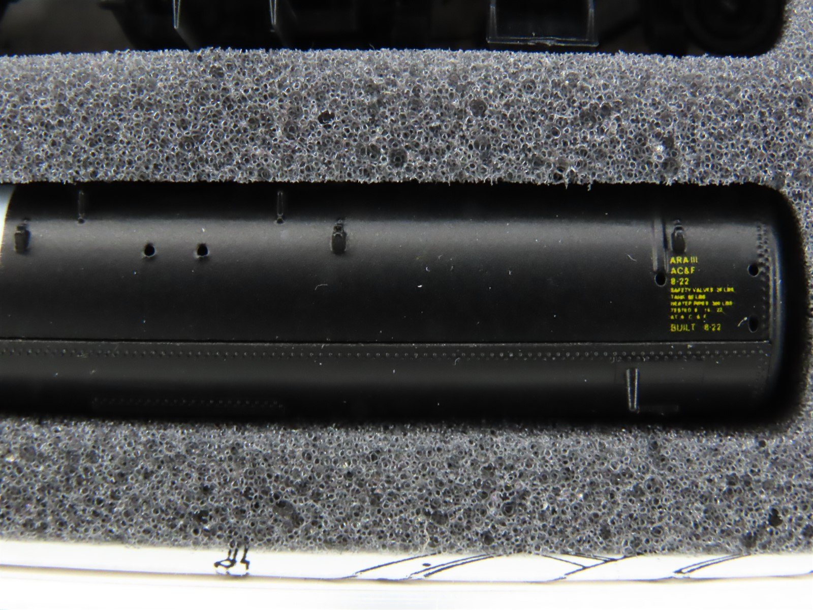 N Scale Intermountain 61307-01 WCHX Hercules Single Dome Tankcar #1702 Kit