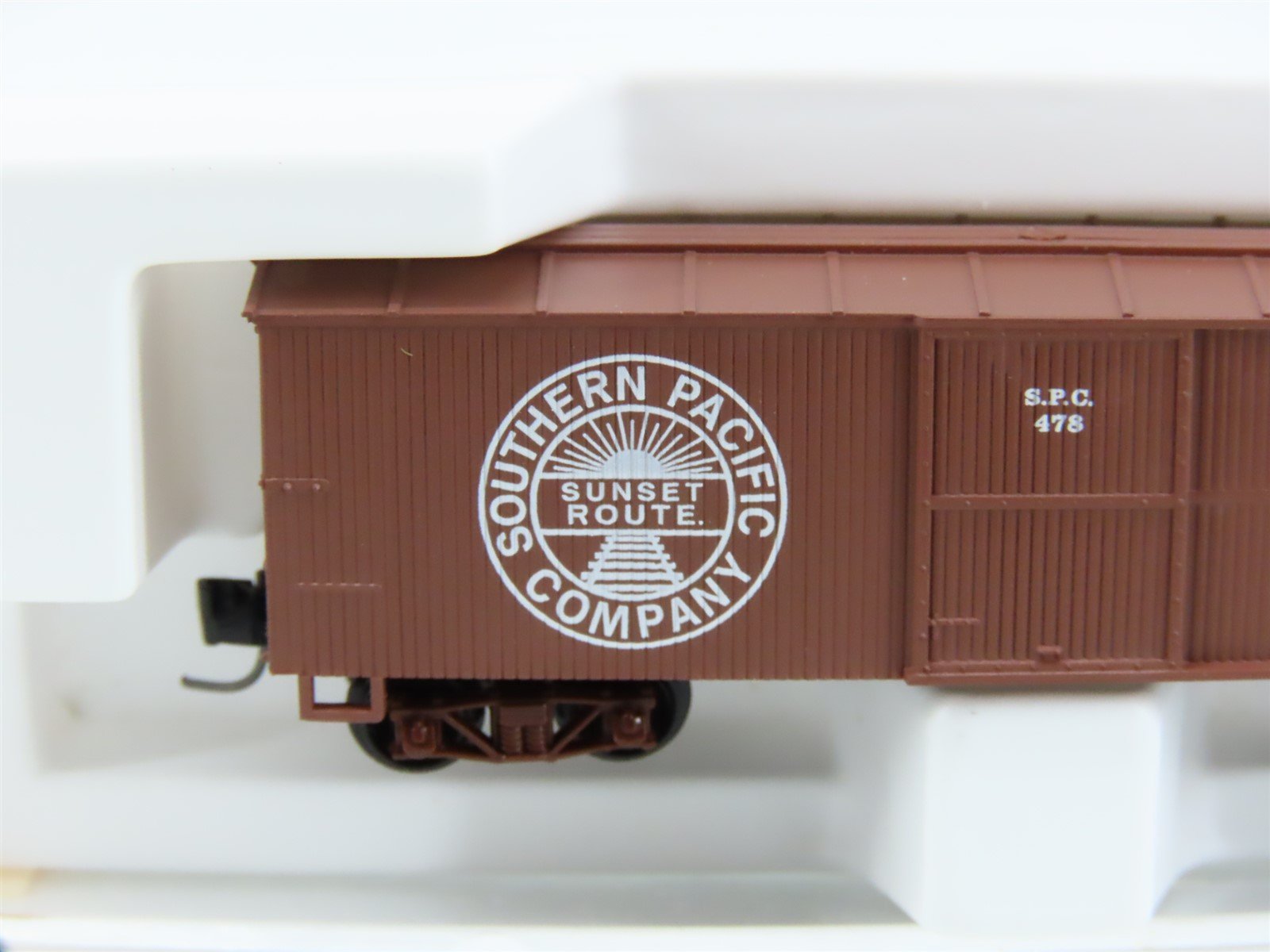 Nn3 Scale Micro-Trains MTL 15102 SPC Southern Pacific 30' Boxcar #478