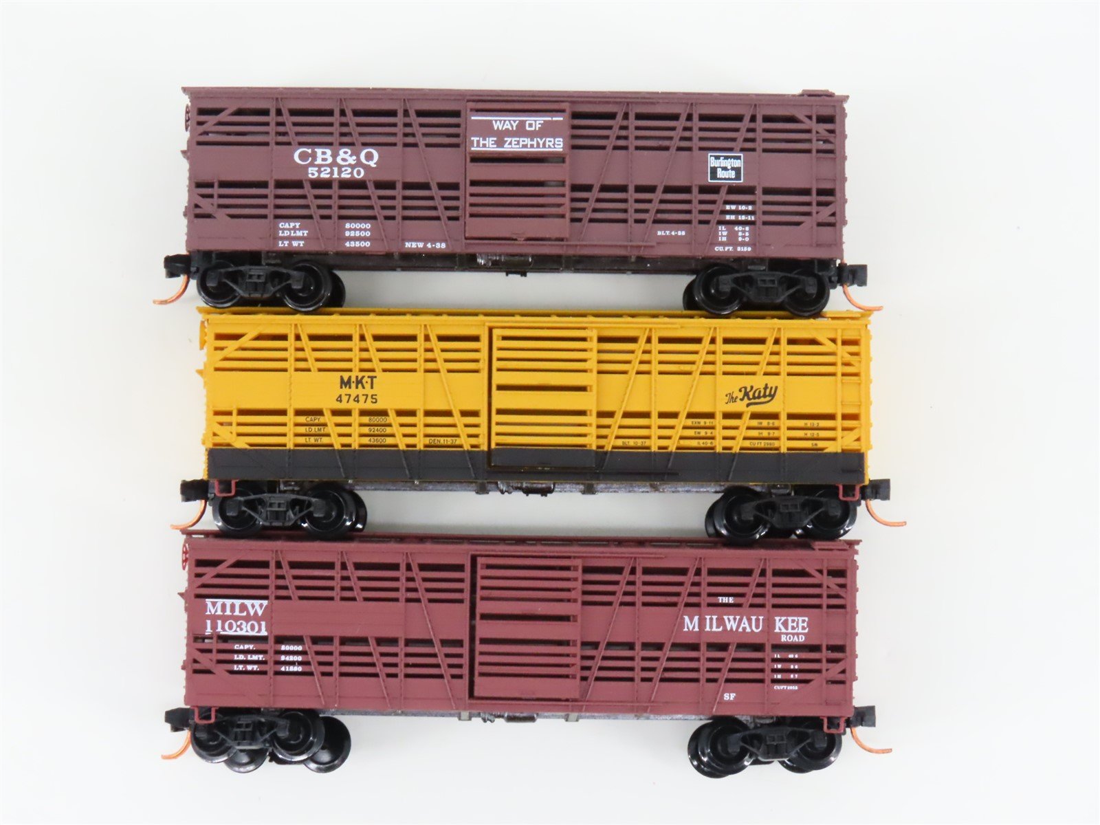 LOT of 3 N Scale Micro-Trains MTL MKT/MILW/CB&Q Railroad Stock Cars