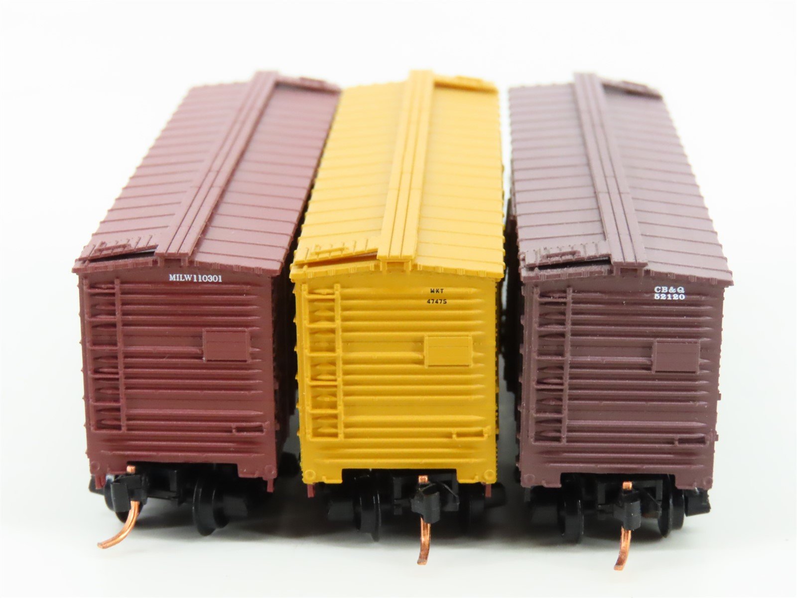 LOT of 3 N Scale Micro-Trains MTL MKT/MILW/CB&Q Railroad Stock Cars