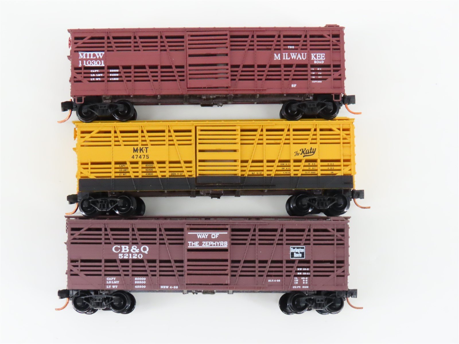 LOT of 3 N Scale Micro-Trains MTL MKT/CB&Q/MILW Railroad Stock Cars