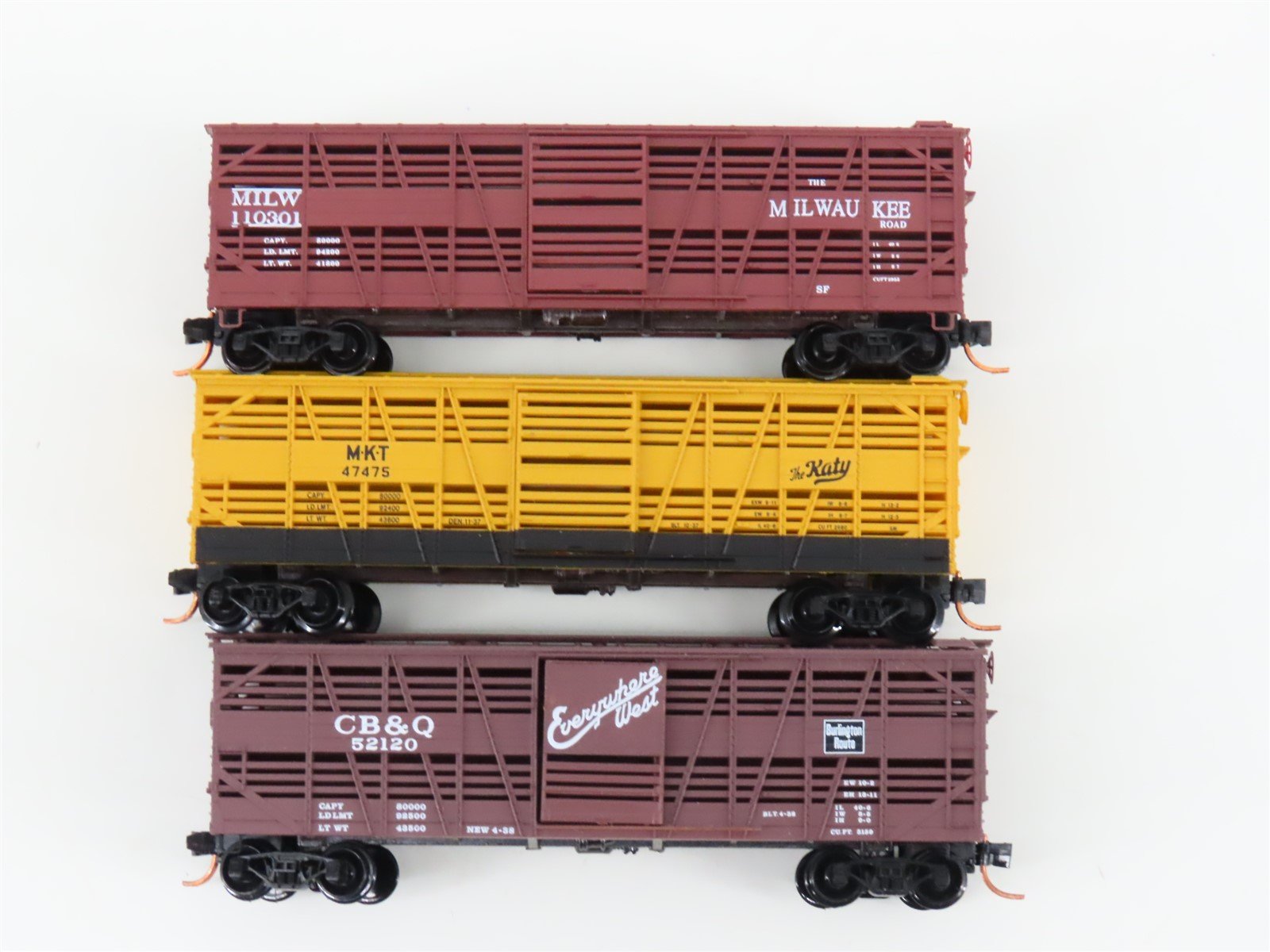 LOT of 3 N Scale Micro-Trains MTL MKT/CB&Q/MILW Railroad Stock Cars