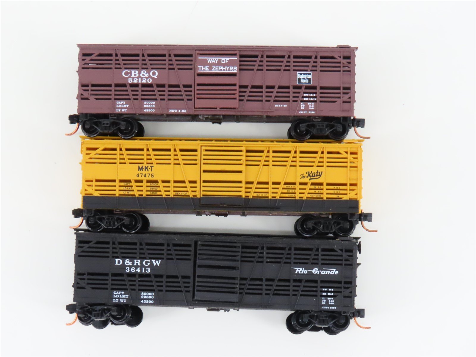 LOT of 2 N Scale Micro-Trains MTL CB&Q/D&RGW/MKT Railroad Stock Cars