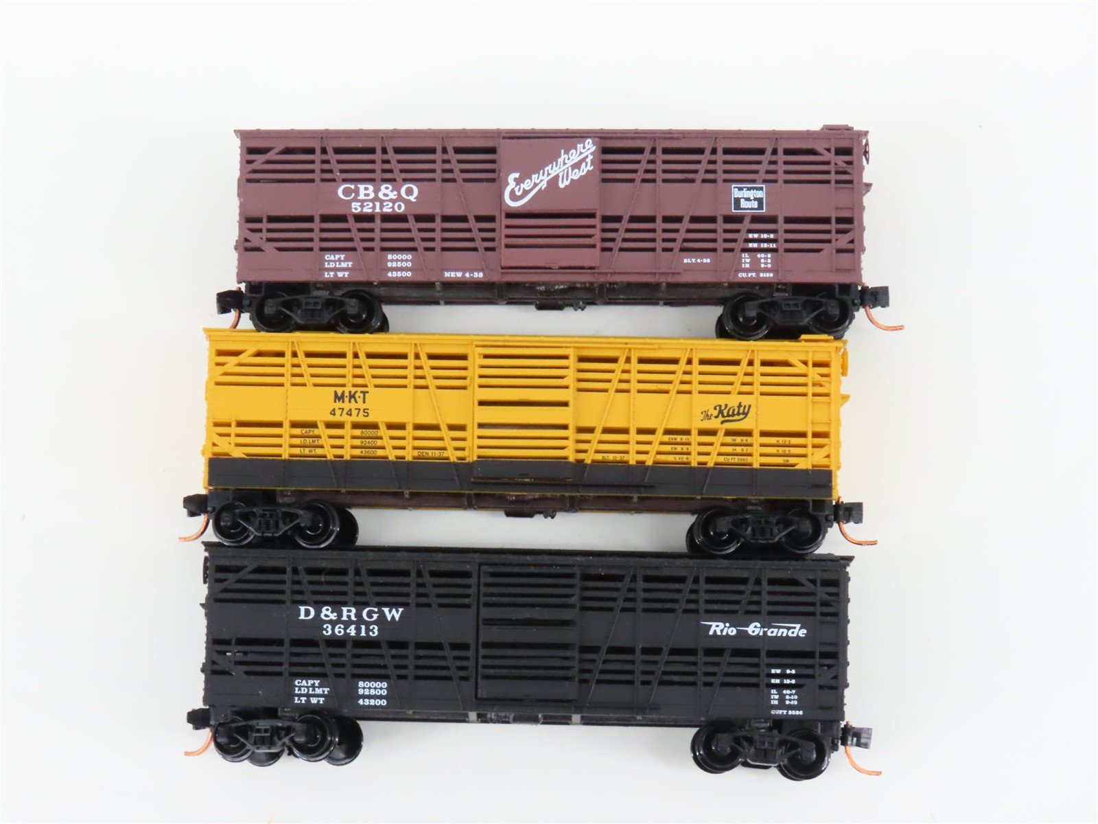 LOT of 2 N Scale Micro-Trains MTL CB&Q/D&RGW/MKT Railroad Stock Cars