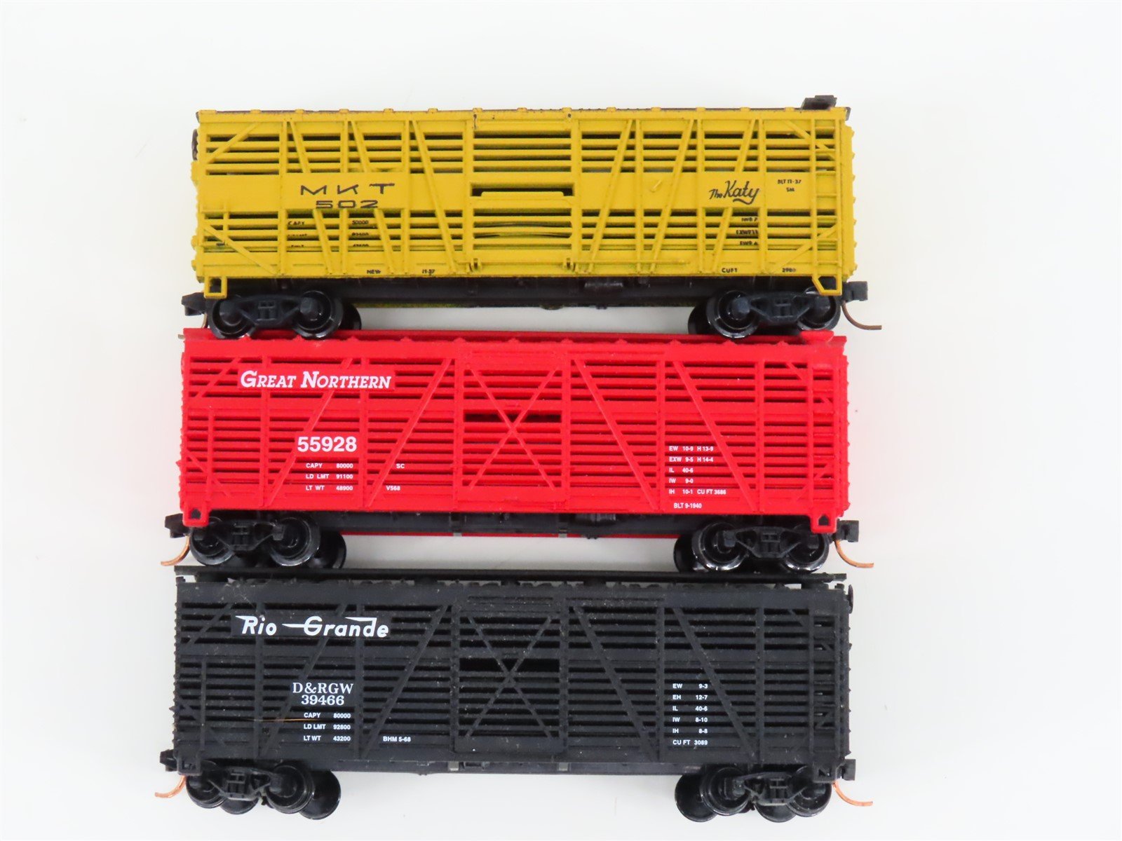 LOT of 3 N Scale Atlas D&RGW/MKT/GN Railroad Stock Cars