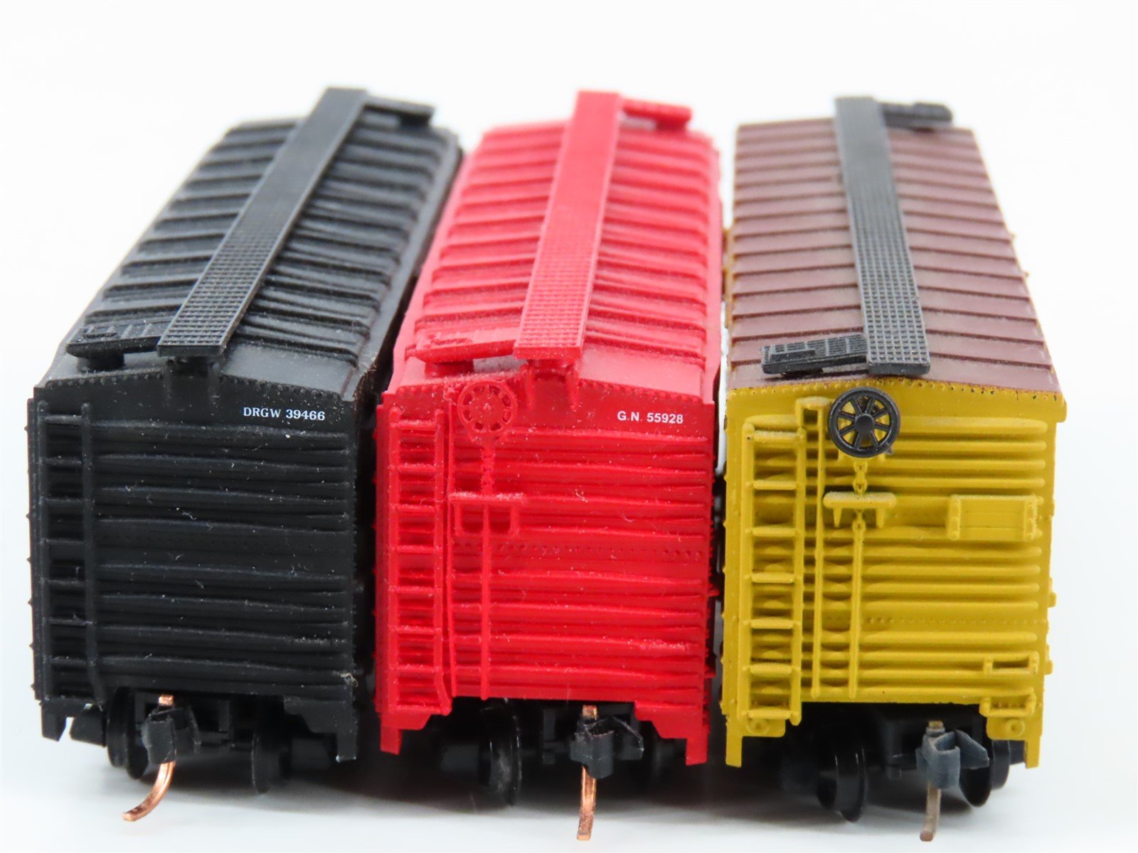 LOT of 3 N Scale Atlas D&RGW/MKT/GN Railroad Stock Cars