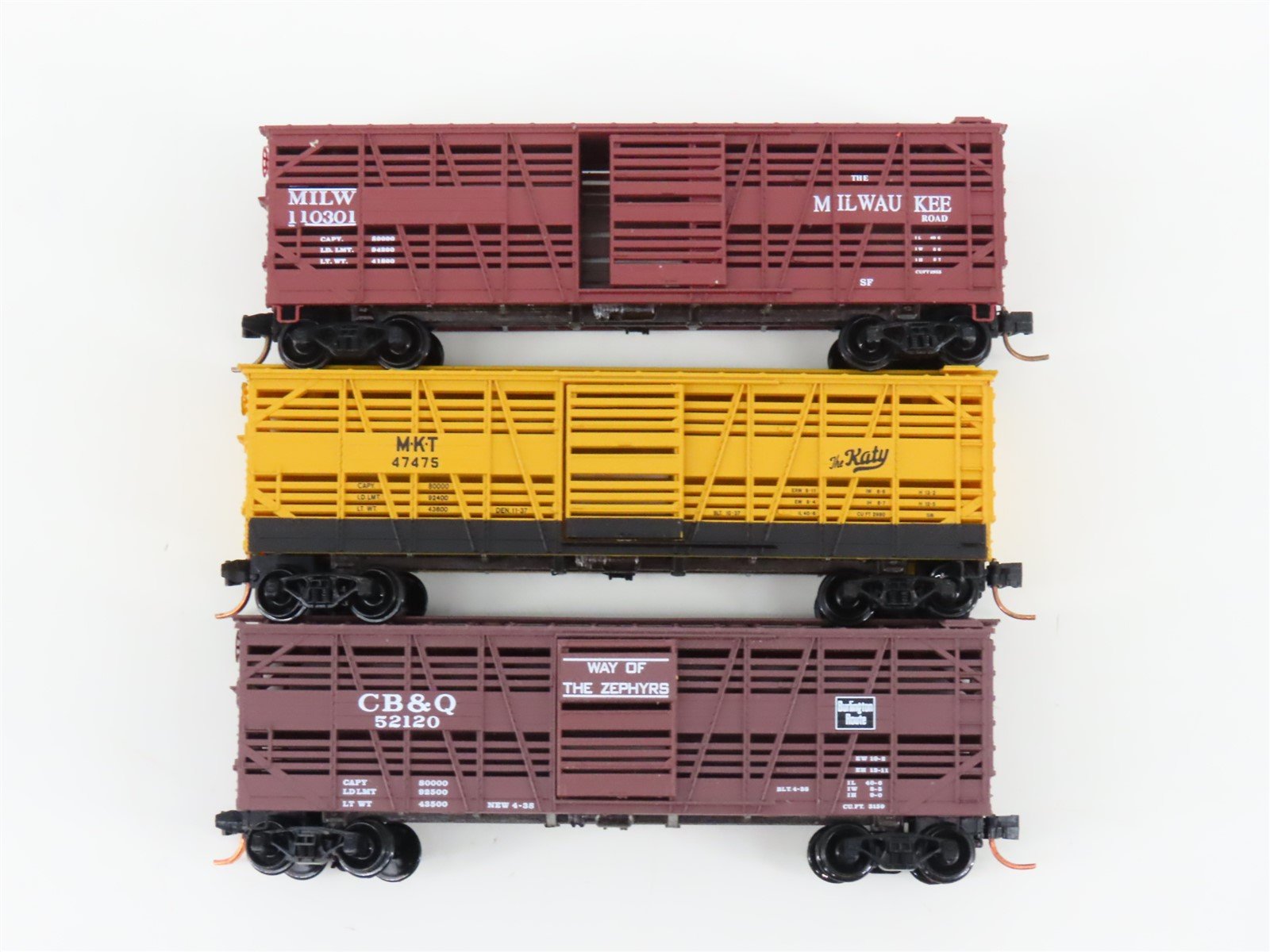 LOT of 3 N Scale Micro-Trains MTL MKT/CB&Q/MILW Railroad Stock Cars