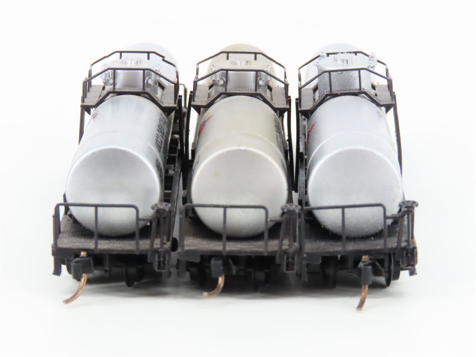 LOT of 3 N Scale KATO AMOX Amoco Chemicals Single Dome Tank Cars