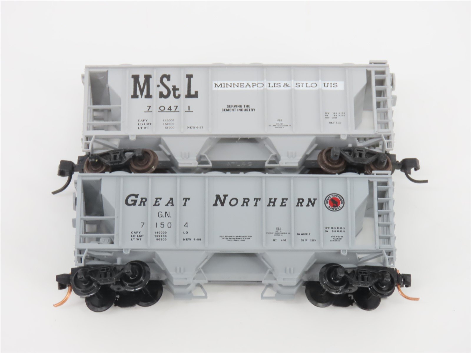 LOT of 4 N Scale Atlas NP/GN/M&STL/NAHX 2-Bay Covered Hoppers