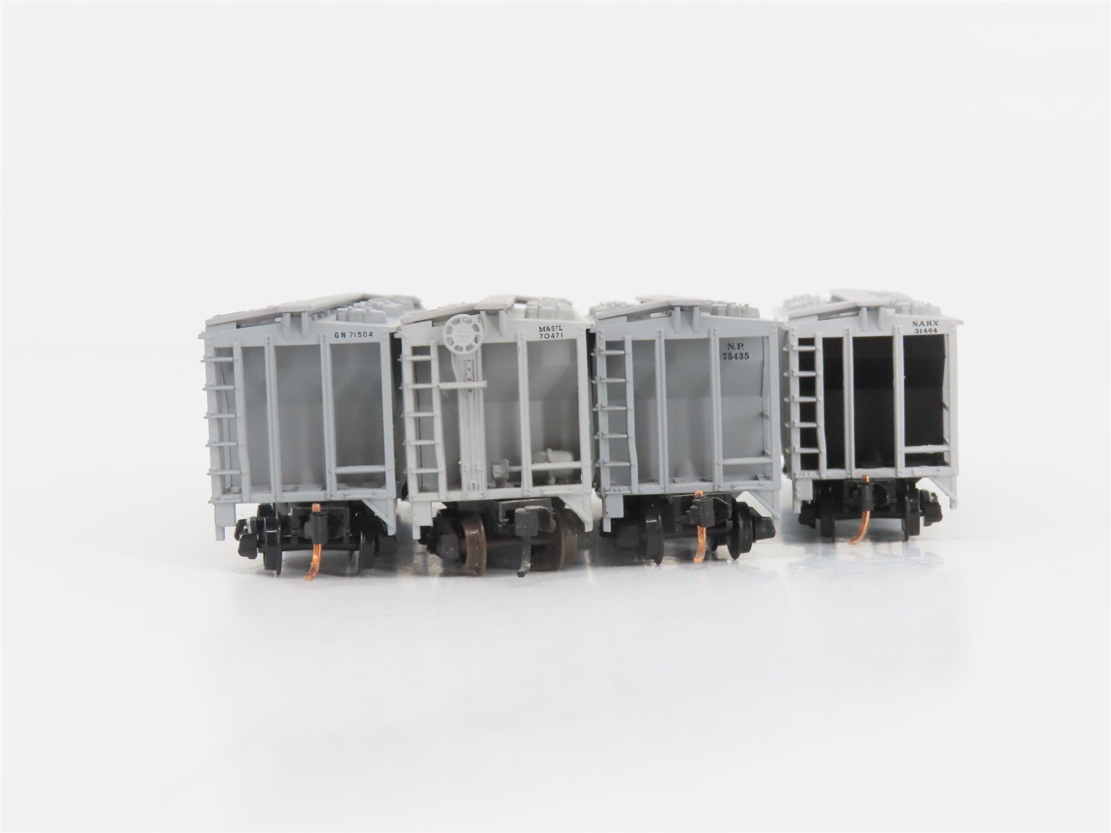 LOT of 4 N Scale Atlas NP/GN/M&STL/NAHX 2-Bay Covered Hoppers
