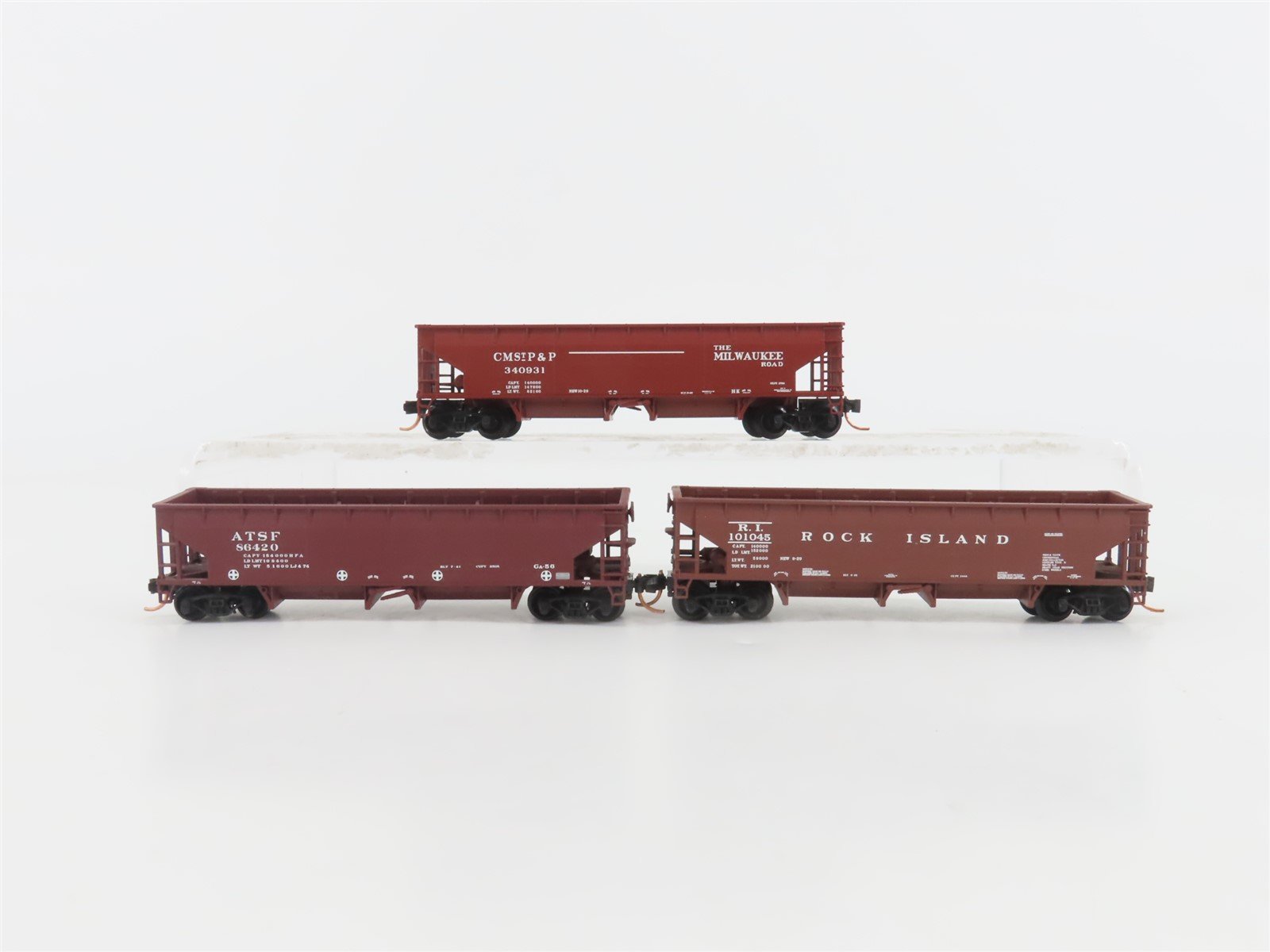 LOT of 3 N Scale Atlas CMSTP&P/RI/ATSF Open 2-Bay Hoppers