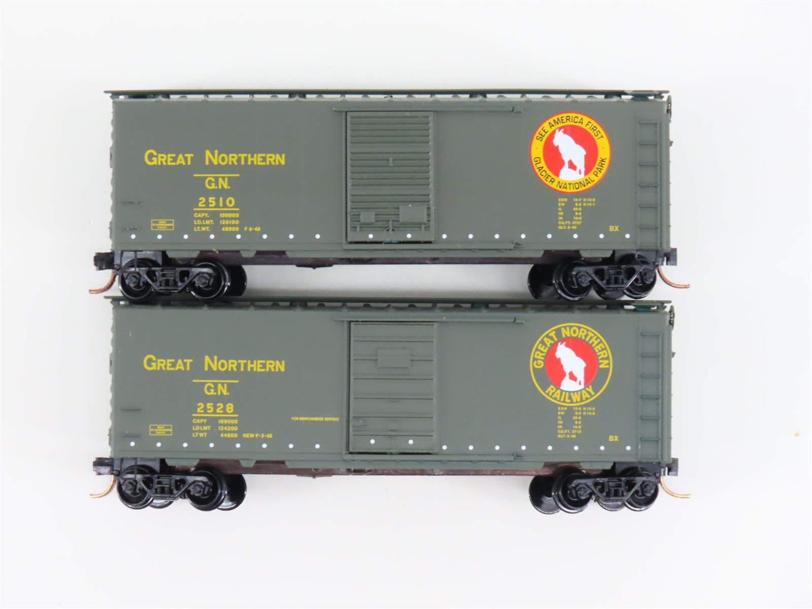 LOT of 2 N Scale Micro-Trains MTL GN Great Northern Railway Single Door Box Cars