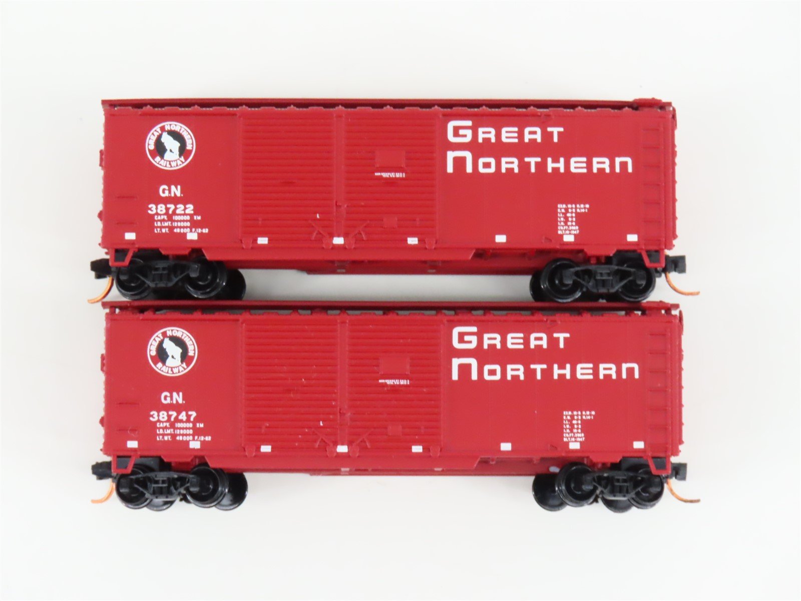 LOT of 2 N Scale Atlas GN Great Northern Railway Double Door Box Cars
