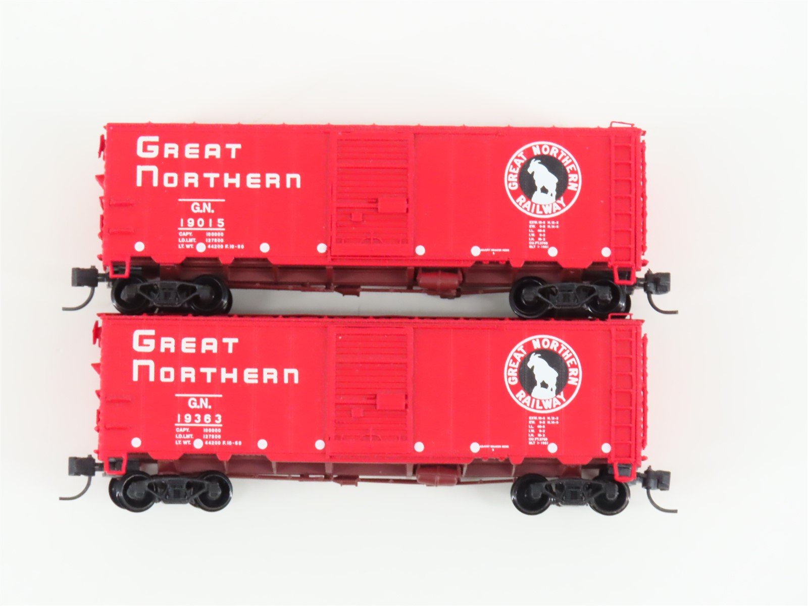 LOT of 2 N Scale InterMountain GN Great Northern Railway Box Cars #19015