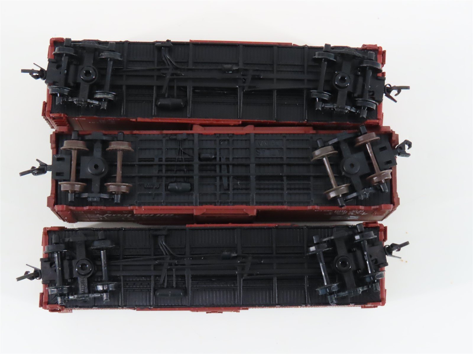 LOT of 3 N Scale Atlas & Intermountain ATSF Santa Fe Single Door Box Cars