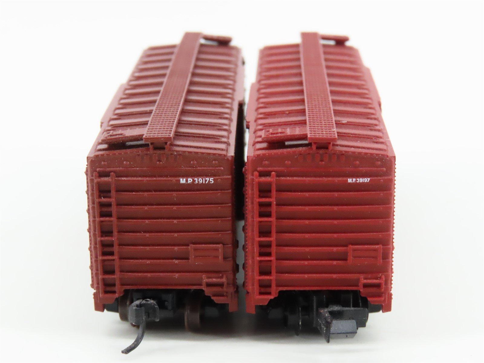 LOT of 2 N Scale Atlas MP Missouri Pacific Railroad Eagles Single Door Box Cars