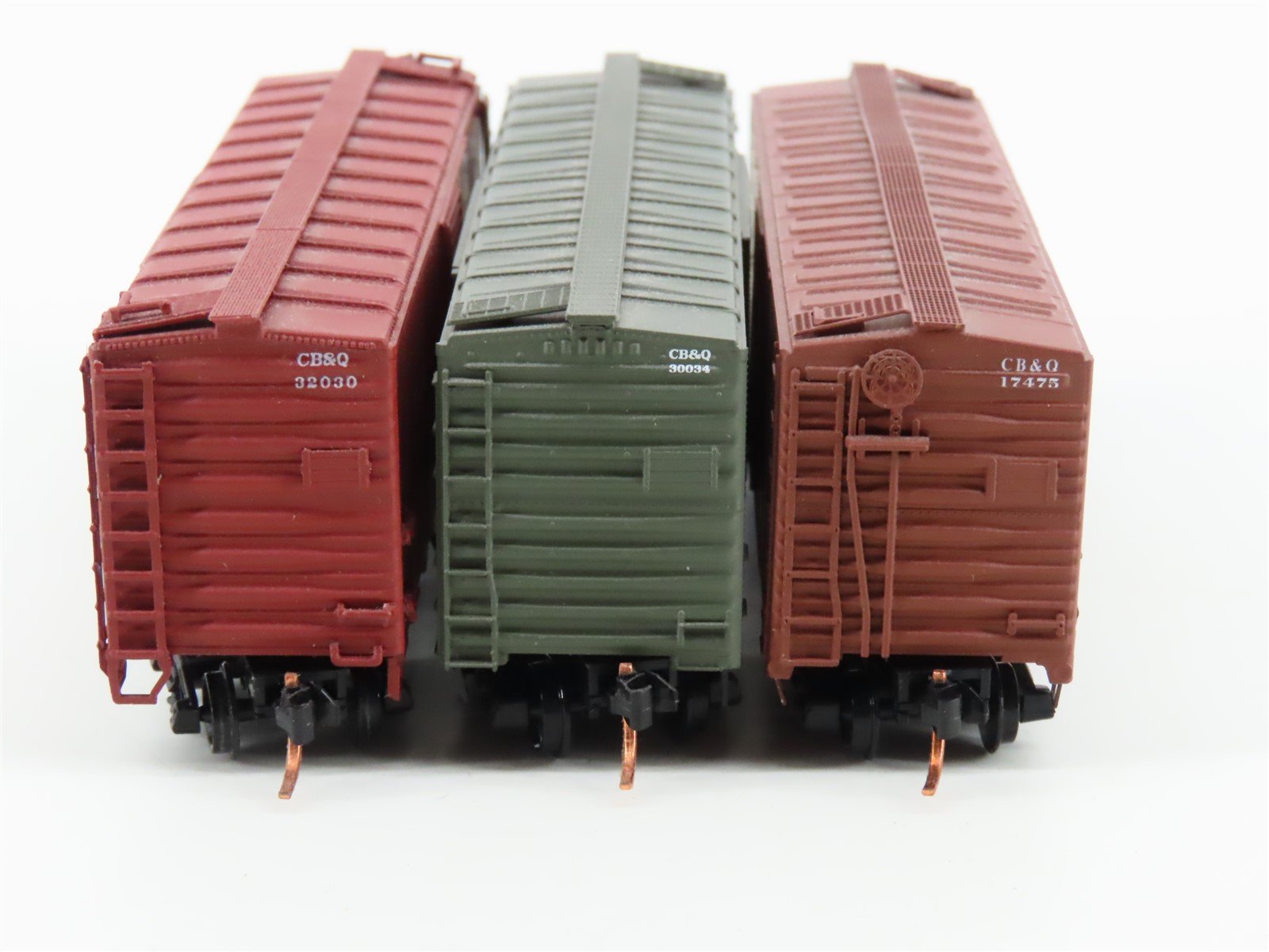 LOT of 3 N Scale Deluxe Innovations, Micro-Trains, & Intermountain CB&Q Box Cars