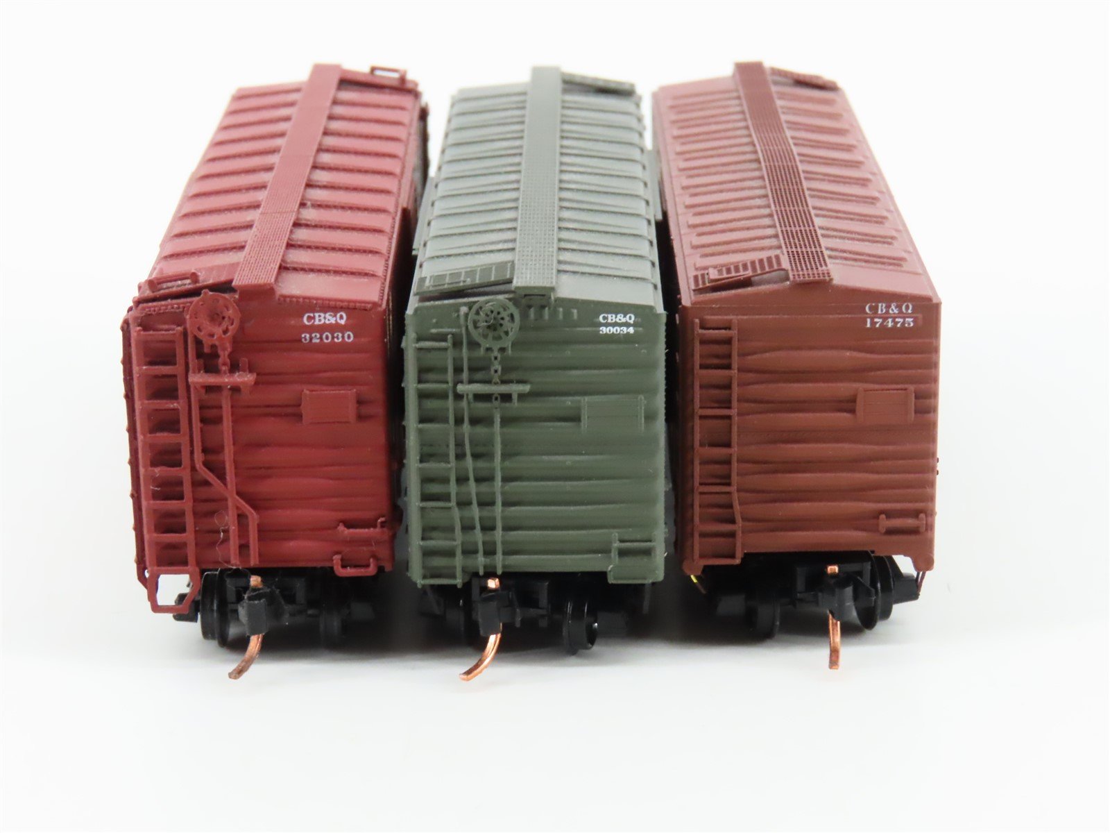 LOT of 3 N Scale Deluxe Innovations, Micro-Trains, & Intermountain CB&Q Box Cars