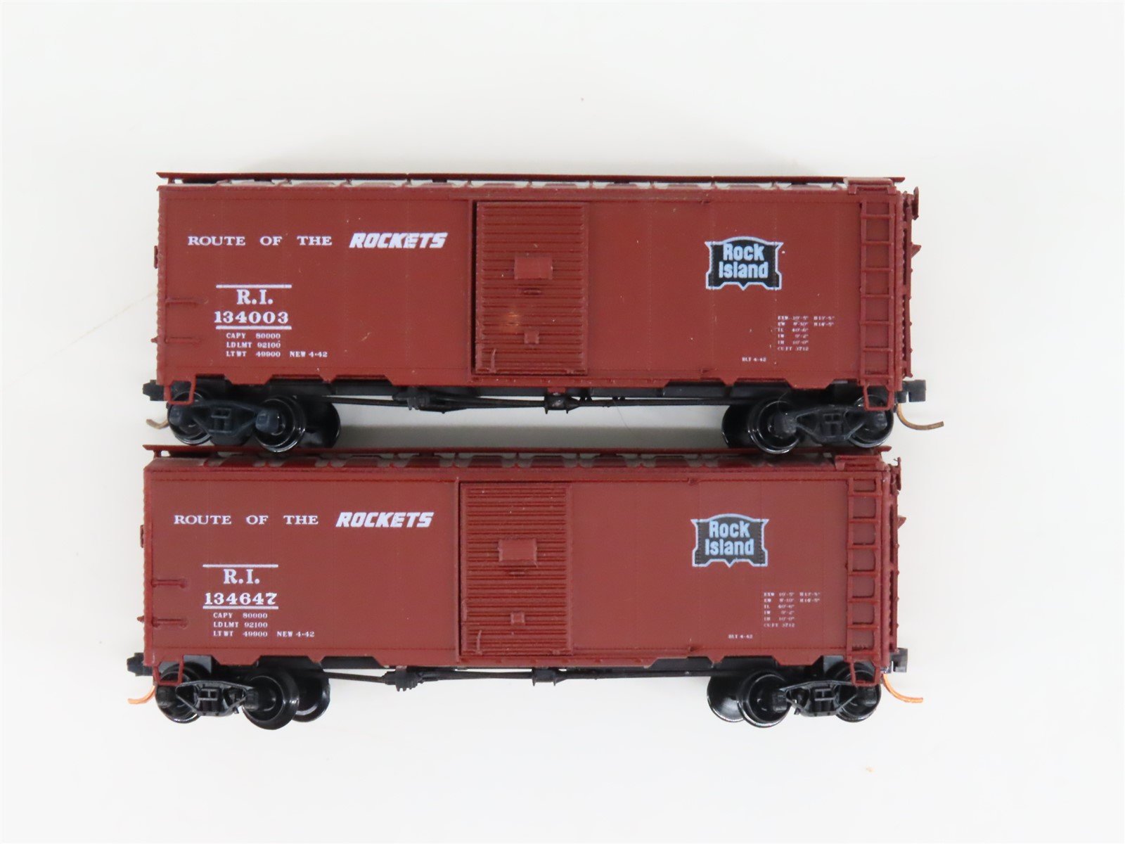 LOT of 2 N Scale Micro-Trains MTL RI Rock Island 40' Boxcars