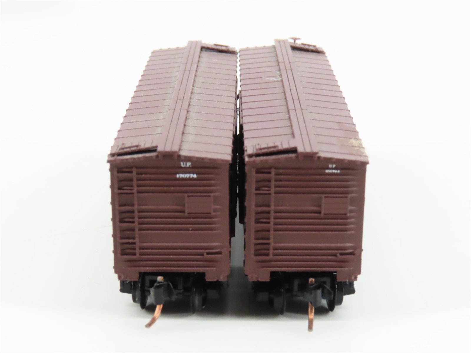 LOT of 2 N Scale Micro-Trains MTL UP Union Pacific 40' Boxcars