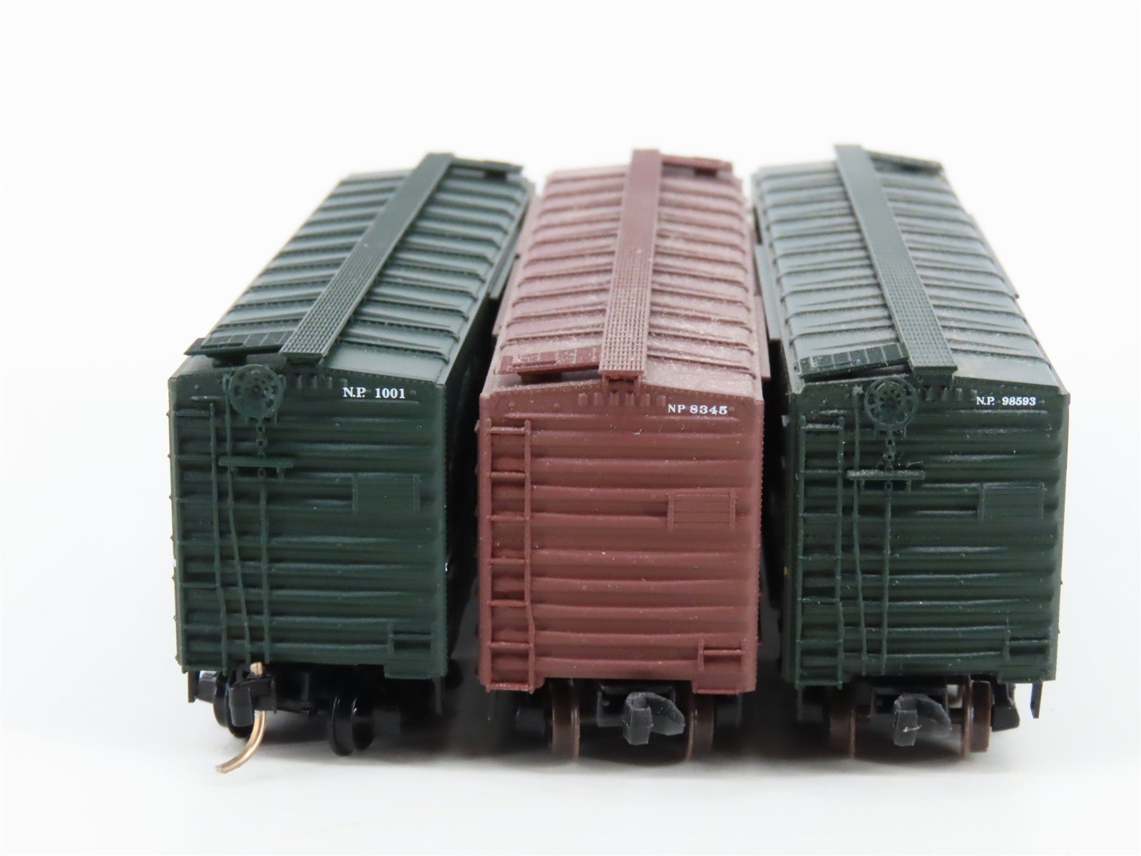 LOT of 3 N Scale Micro-Trains MTL NP Northern Pacific 40' Boxcars