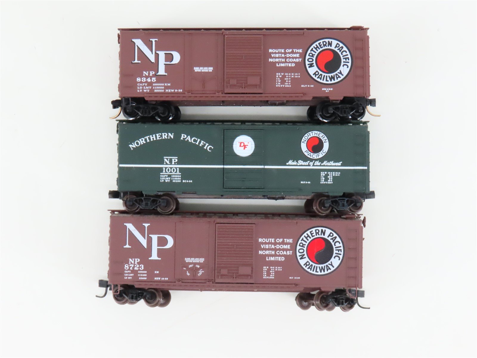 LOT of 3 N Scale Micro-Trains MTL NP Northern Pacific 40' Boxcars