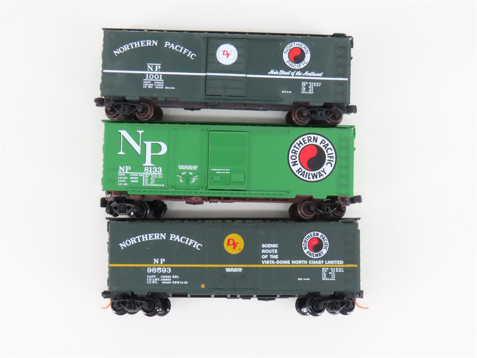LOT of 3 N Scale Micro-Trains MTL NP Northern Pacific 40' Boxcars