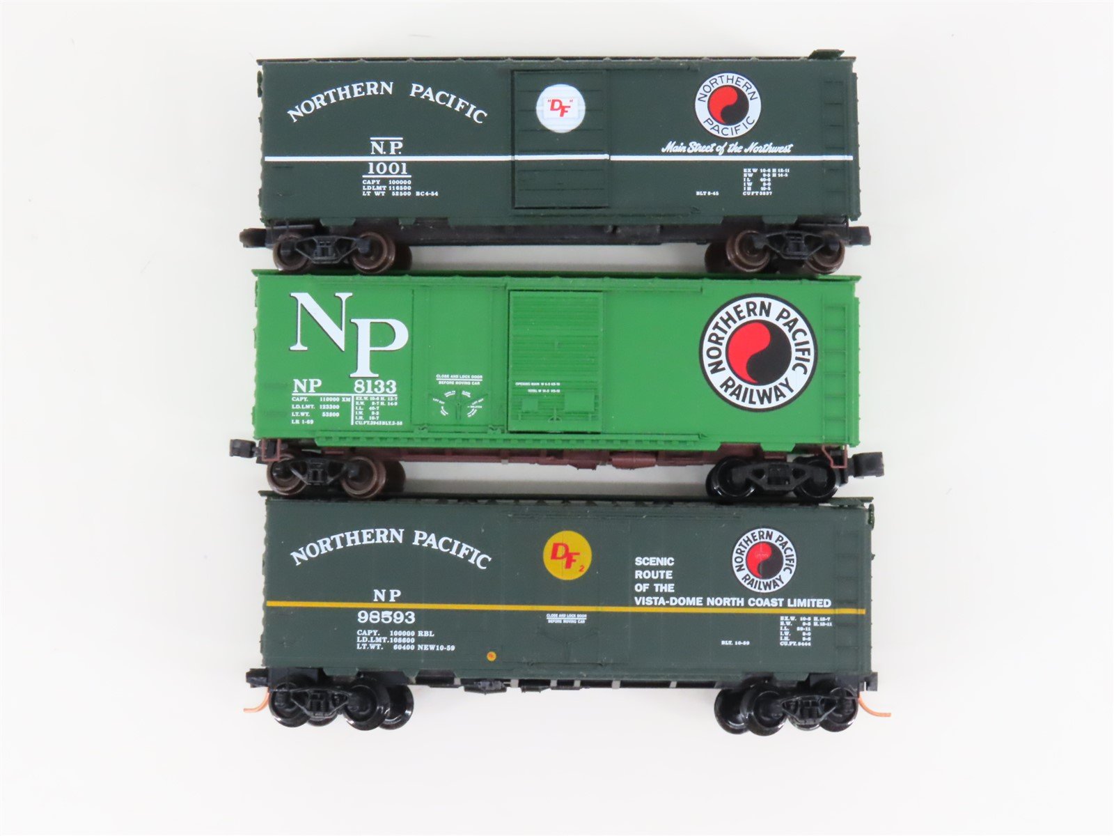 LOT of 3 N Scale Micro-Trains MTL NP Northern Pacific 40' Boxcars