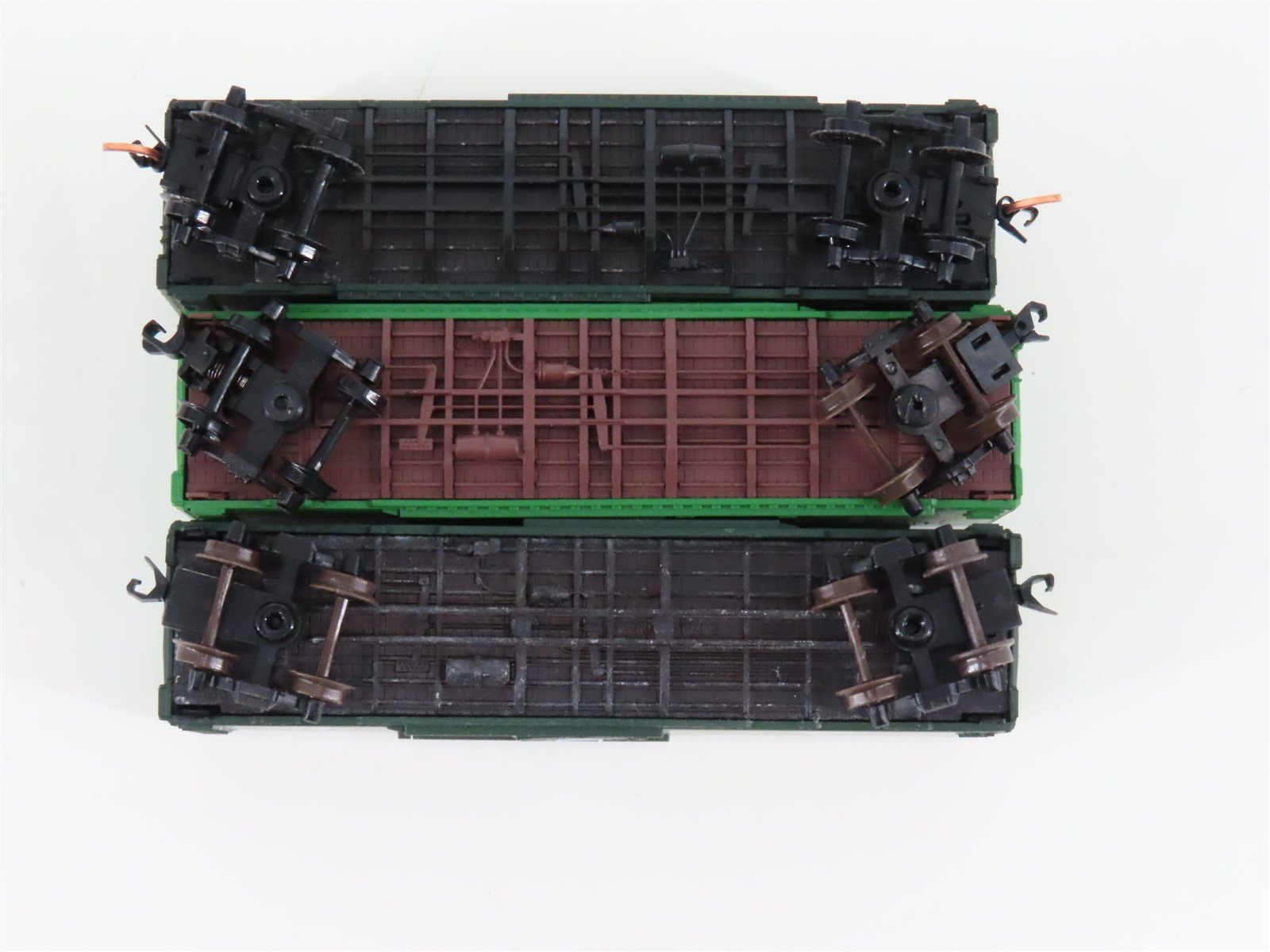 LOT of 3 N Scale Micro-Trains MTL NP Northern Pacific 40' Boxcars