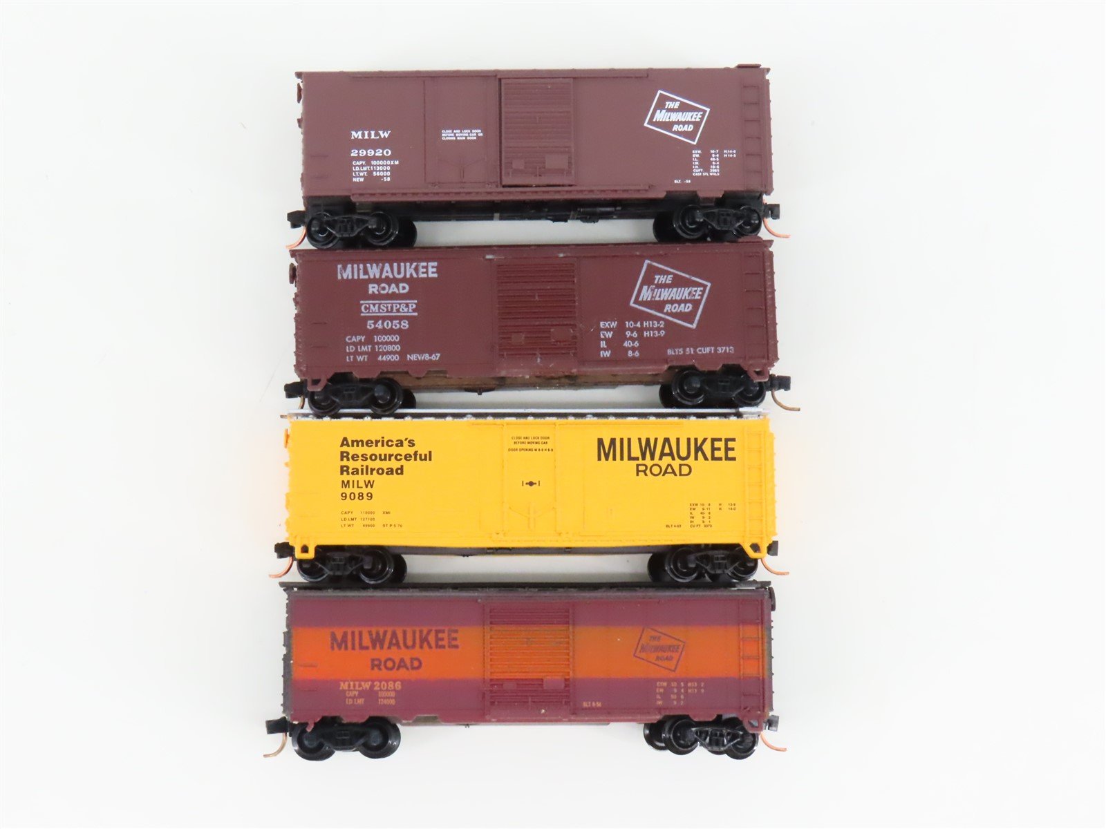 LOT of 4 N Scale Con-Cor/Micro-Trains MILW Milwaukee Road 40' Boxcars