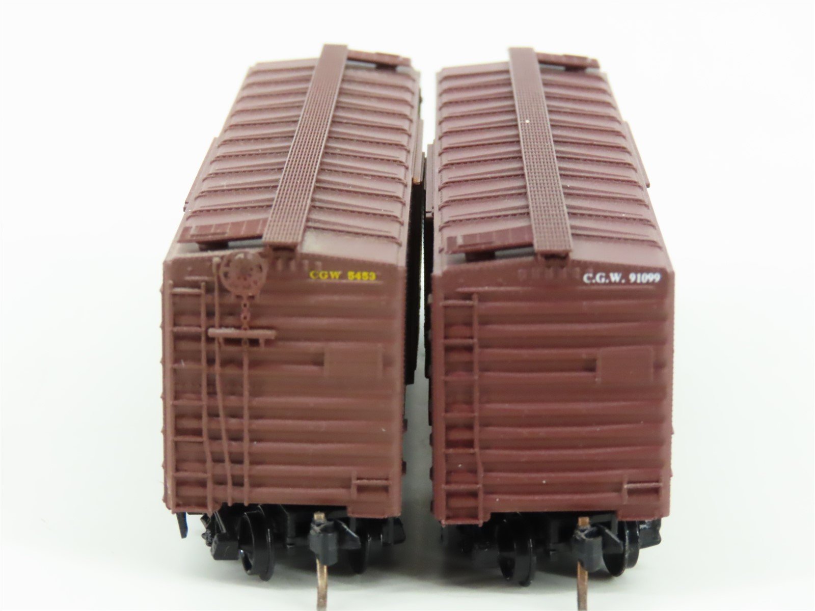 LOT of 2 N Scale Kadee Micro-Trains MTL CGW Chicago Great Western Box Cars