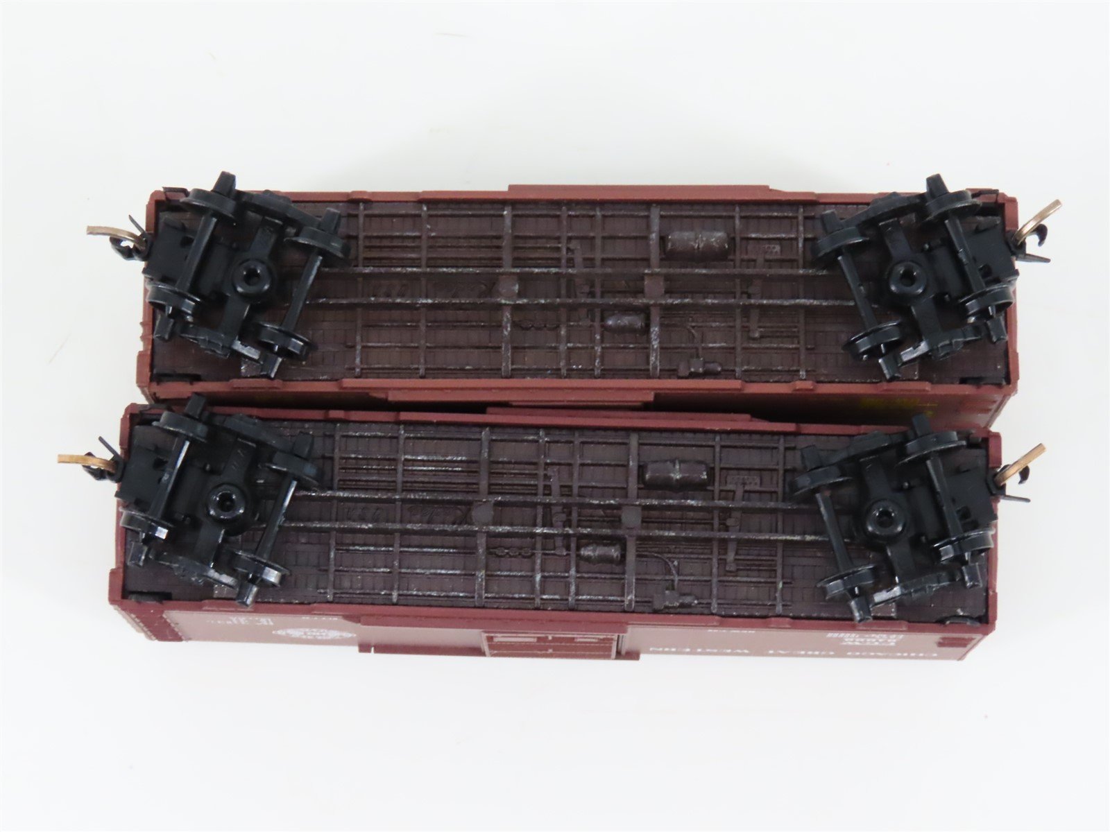 LOT of 2 N Scale Kadee Micro-Trains MTL CGW Chicago Great Western Box Cars