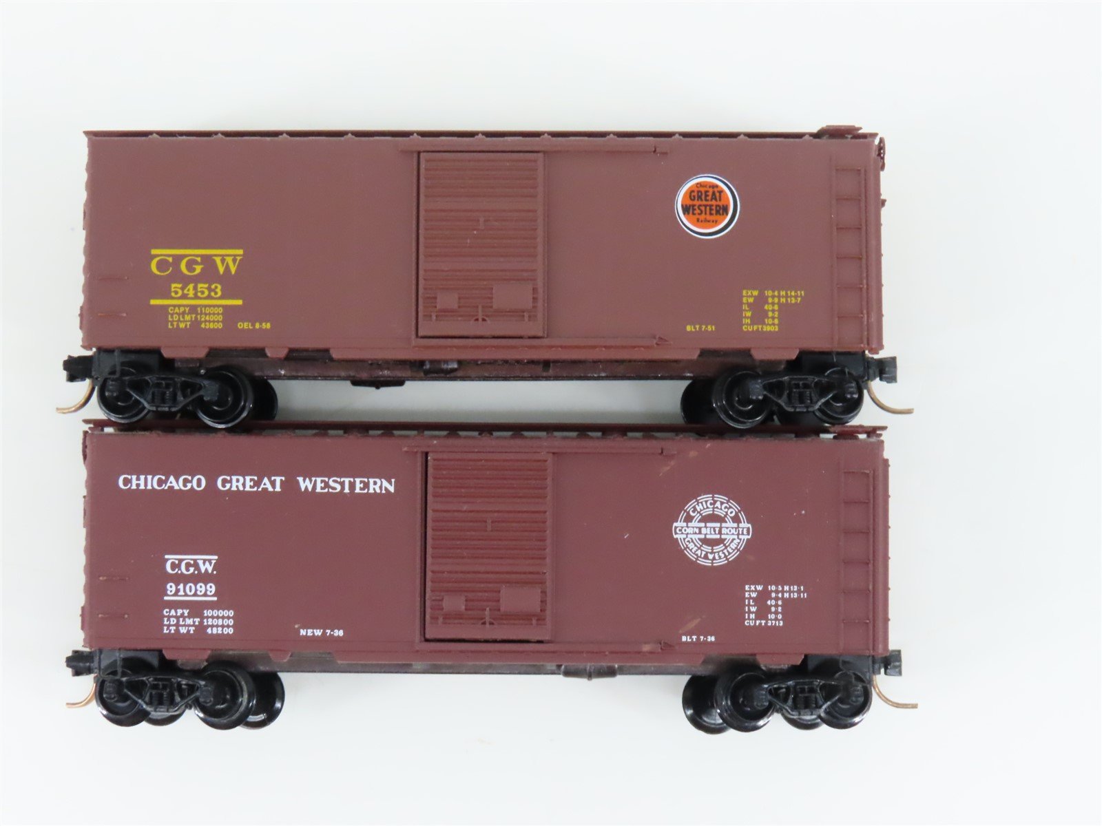 LOT of 2 N Scale Kadee Micro-Trains MTL CGW Chicago Great Western Box Cars