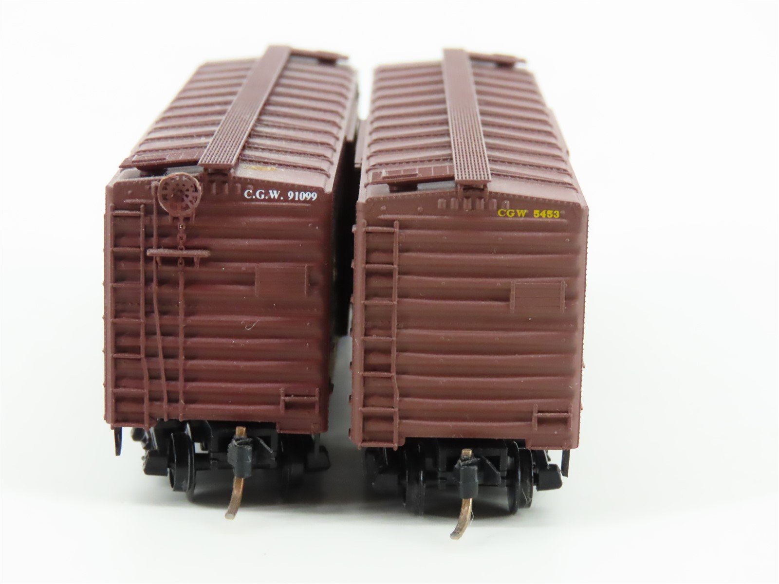 LOT of 2 N Scale Kadee Micro-Trains MTL CGW Chicago Great Western Box Cars