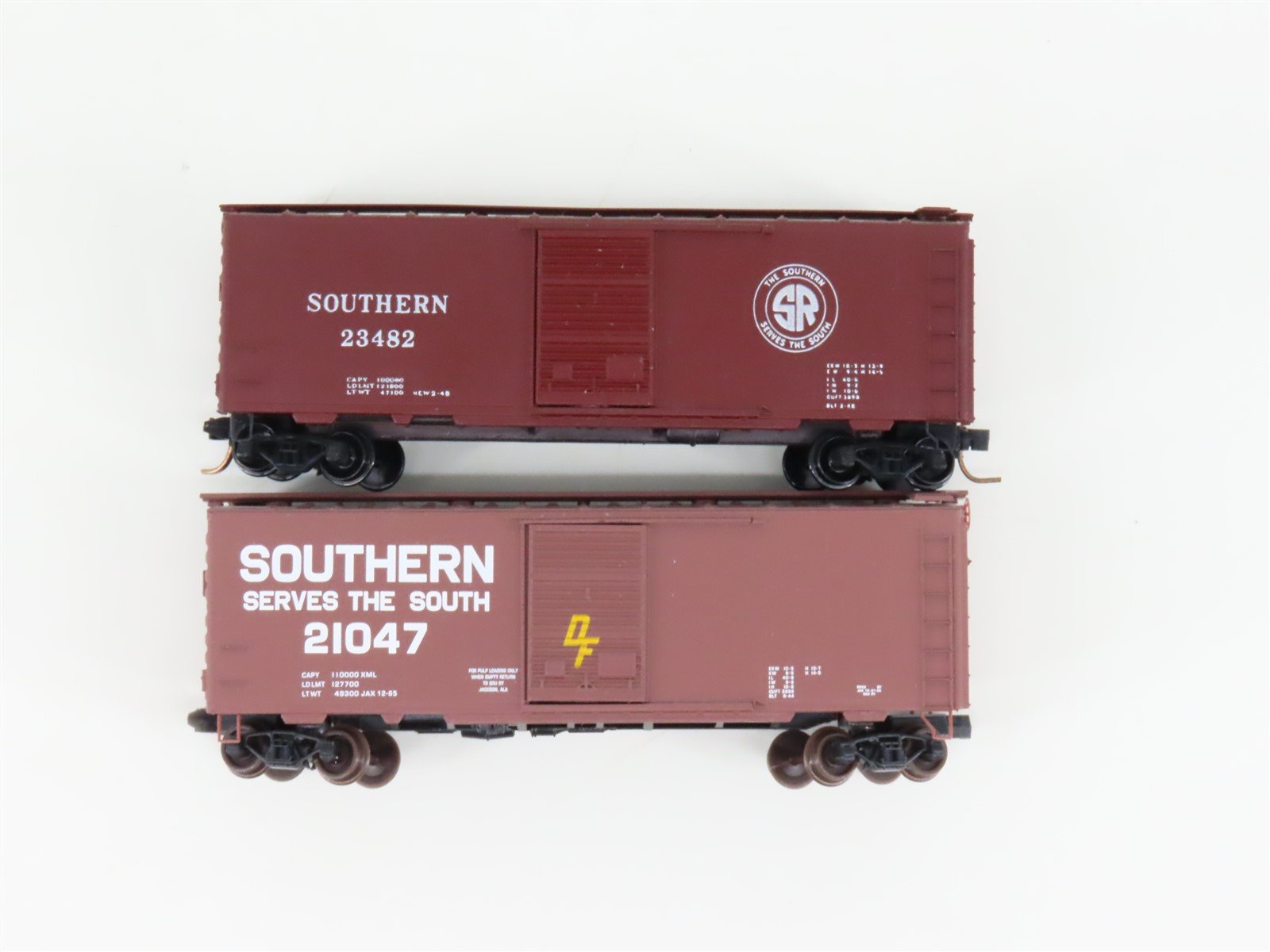 LOT of 2 N Scale Kadee Micro-Trains MTL SOU Southern Single Door Box Cars
