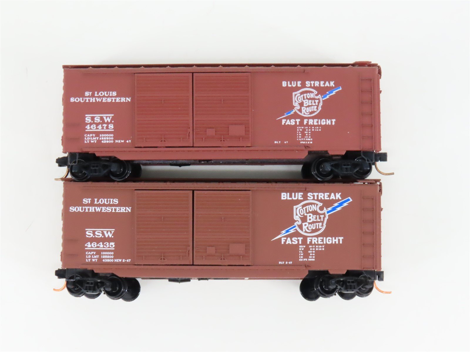 LOT of 2 N Scale Kadee Micro-Trains MTL SSW Cotton Belt "Blue Streak" Box Cars